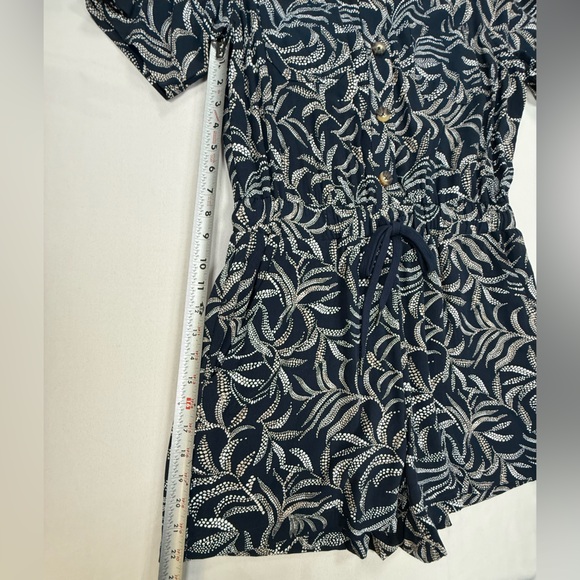 Evereve Navy Leaf-Print Short Sleeve Romper - Picture 11 of 14